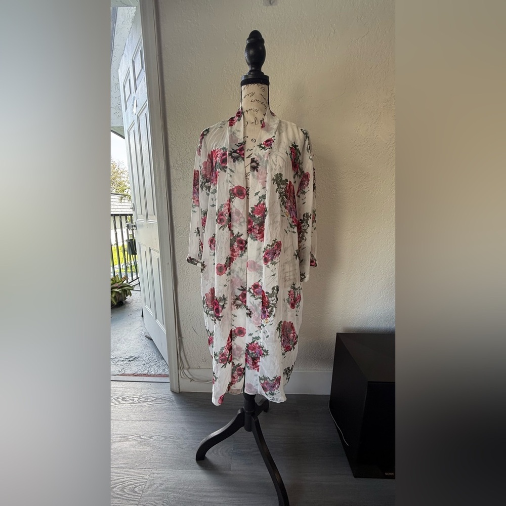 Say What? Floral Longline Kimono - Pink Rose & Script Print - One Size - Picture 2 of 6
